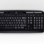 LOGITECH MK330 Kablosuz Klavye Mouse MM Set Siyah (920-003988)